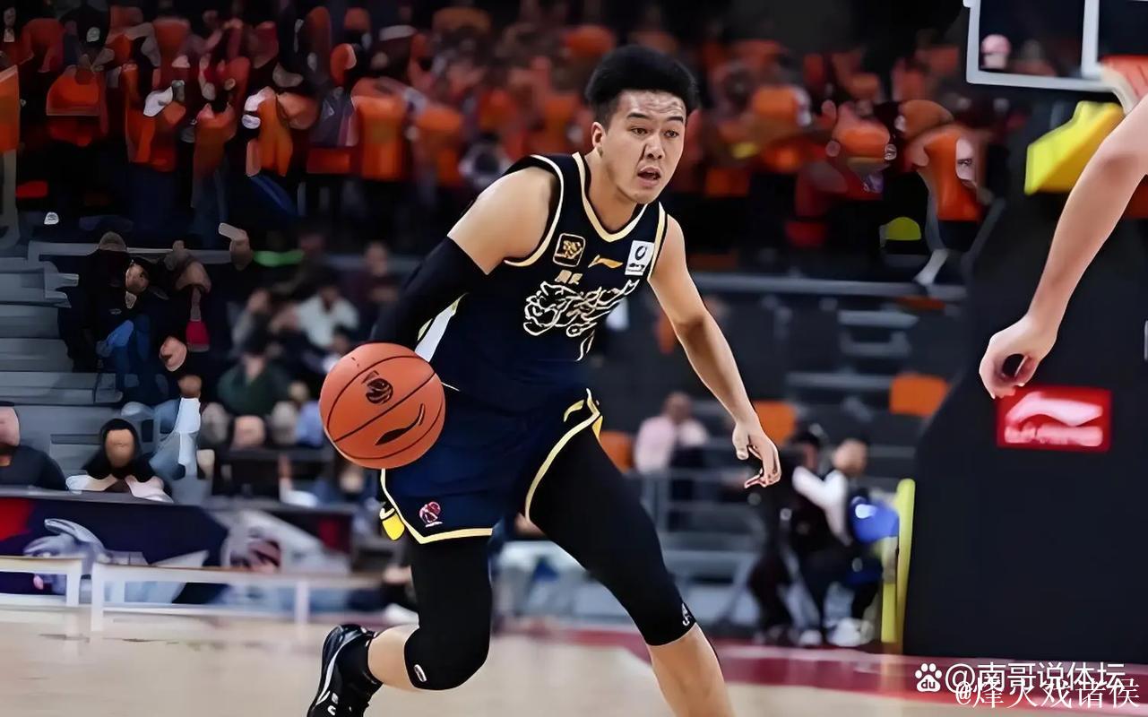 黄荣奇20分广东胜吉林 孙铭徽21分广厦负山西 黄荣奇20分广东胜吉林 孙铭徽21分广厦负山西